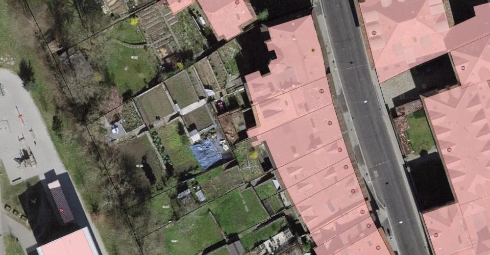 Plus que deux espaces disponibles! Découvrez un jardin, véritable havre de paix, en plein coeur de la ville de Fribourg !