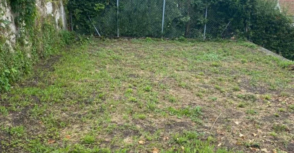 Plus que deux espaces disponibles! Découvrez un jardin, véritable havre de paix, en plein coeur de la ville de Fribourg !