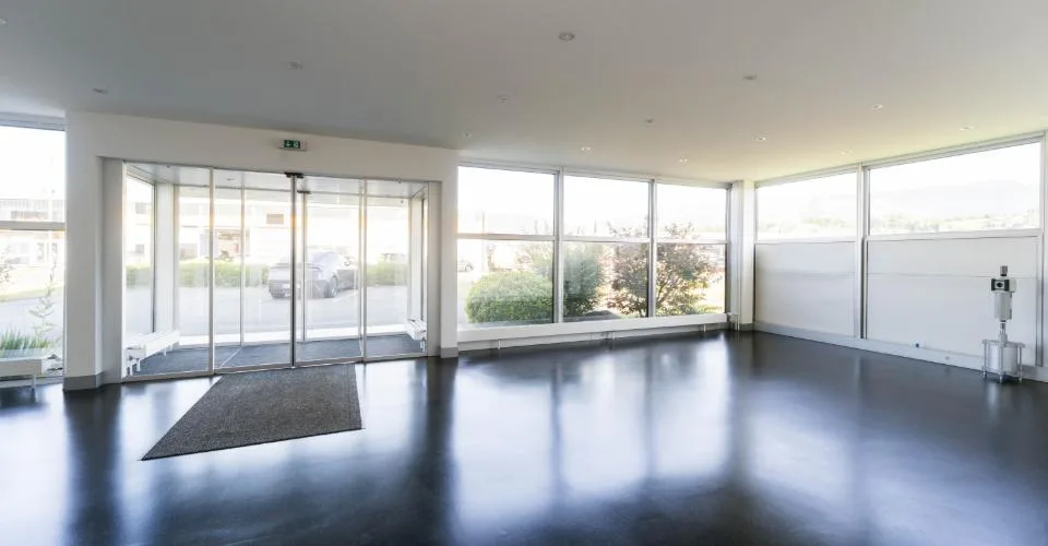 Bâtiment industriel et administratif de 960 m2 à louer