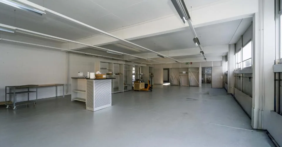 Bâtiment industriel et administratif de 960 m2 à louer