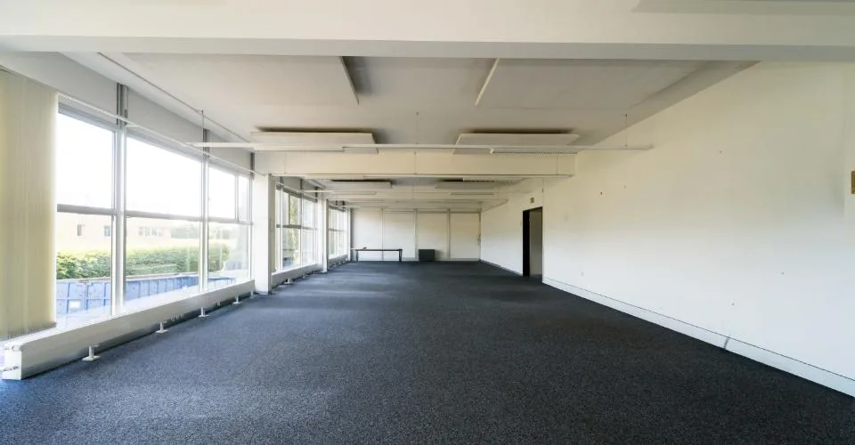 Bâtiment industriel et administratif de 960 m2 à louer