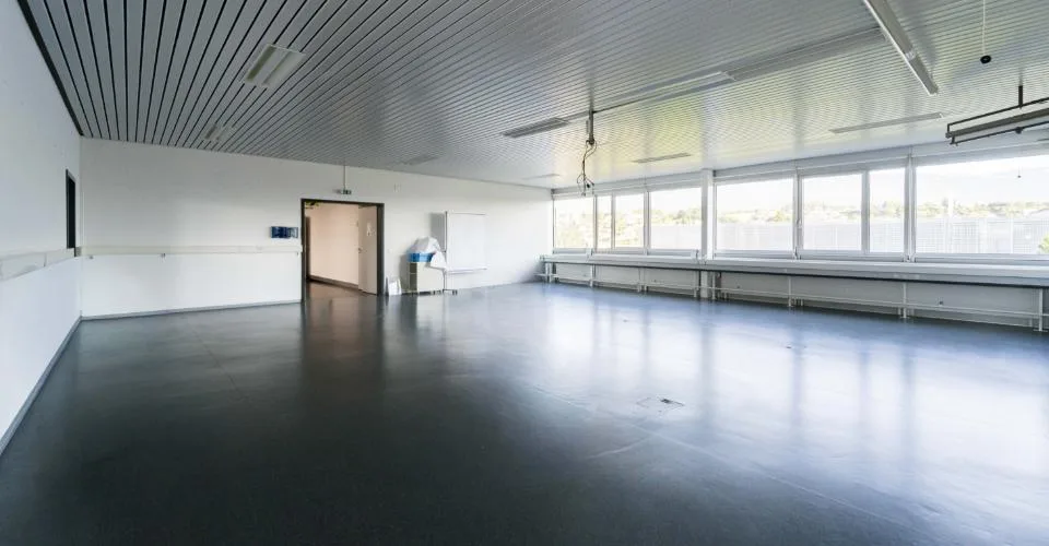 Bâtiment industriel et administratif de 960 m2 à louer