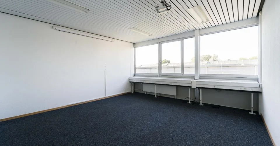 Bâtiment industriel et administratif de 960 m2 à louer
