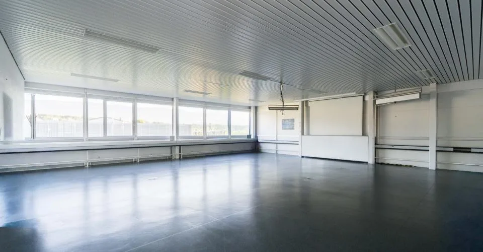 Bâtiment industriel et administratif de 960 m2 à louer