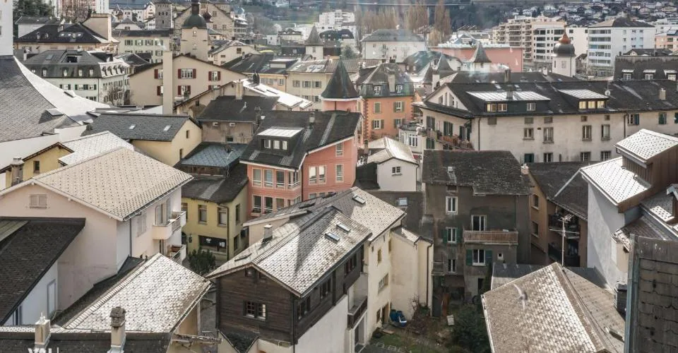 Maison avec mezzanine et caractère à louer à Brigue-Glis - centrale, lumineuse et polyvalente