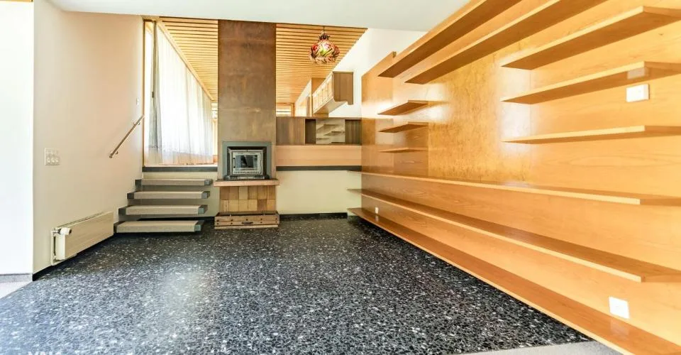 Seltene Gelegenheit: viel Raum, grosser Garten, zentrale Lage mit Gewerbeoption