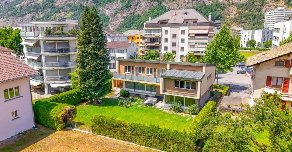 Seltene Gelegenheit: viel Raum, grosser Garten, zentrale Lage mit Gewerbeoption