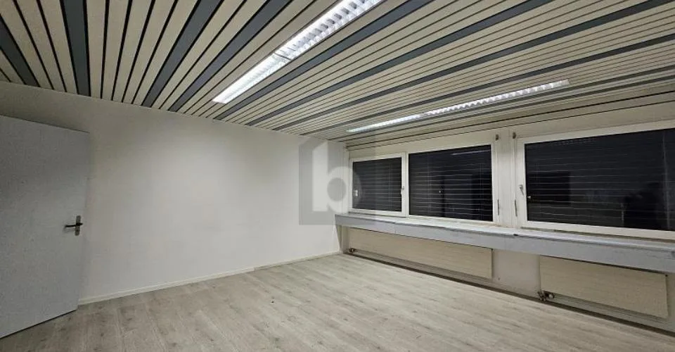 RENOVIERT - INDIVIDUELL MIT TERRASSE
