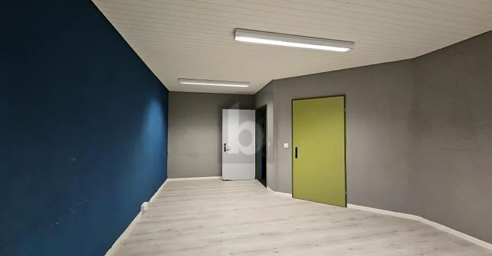 RENOVIERT - INDIVIDUELL MIT TERRASSE