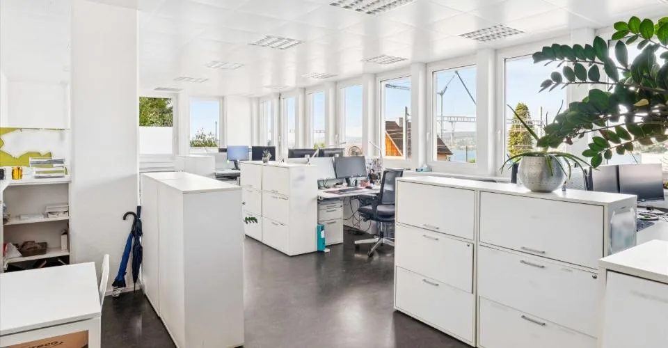 Attraktive Bürofläche an zentraler Lage in Horgen mit Blick auf den Zürichsee