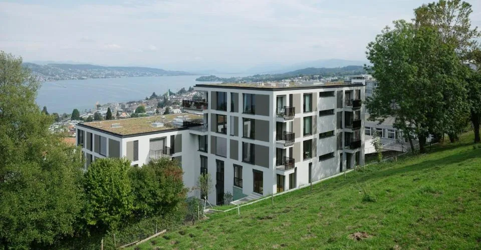 Espace de bureau spacieux avec kitchenette et douche à louer