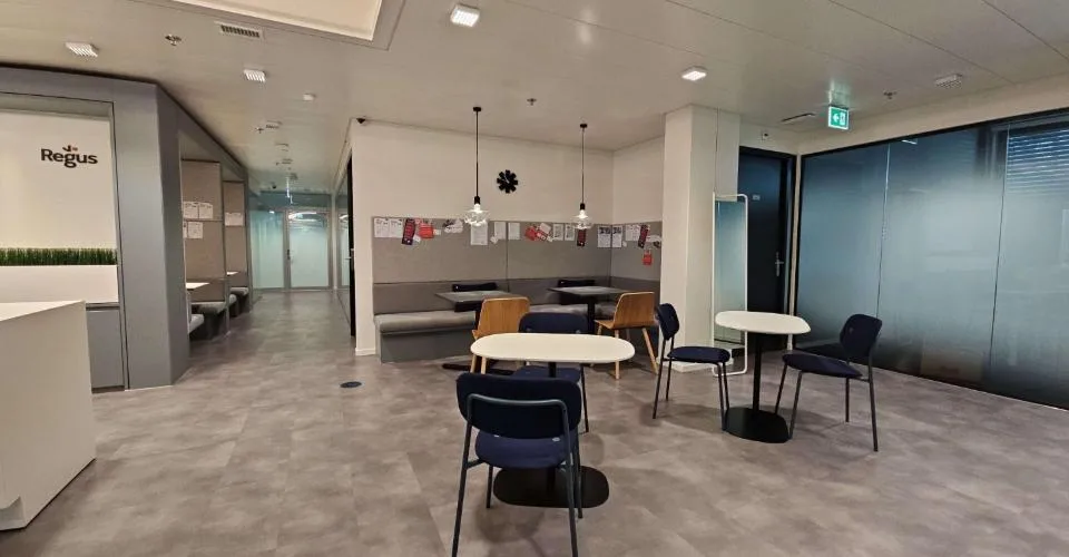 Privater Büroraum für 5 in Regus Andreaspark