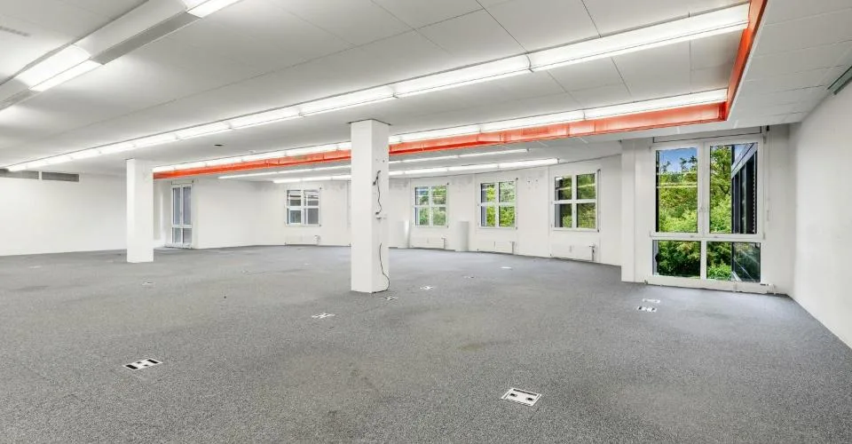 Surface de bureaux aménagée de 355 à 1'500 m2, subdivisible de manière flexible