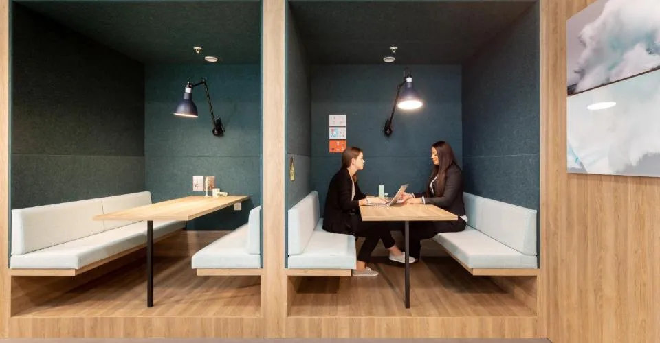 Eigener Schreibtisch in Spaces Ambassador House