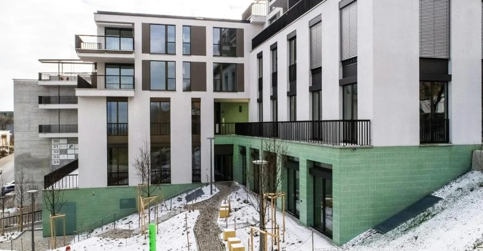 Le bureau agrandi recherche de nouveaux locataires