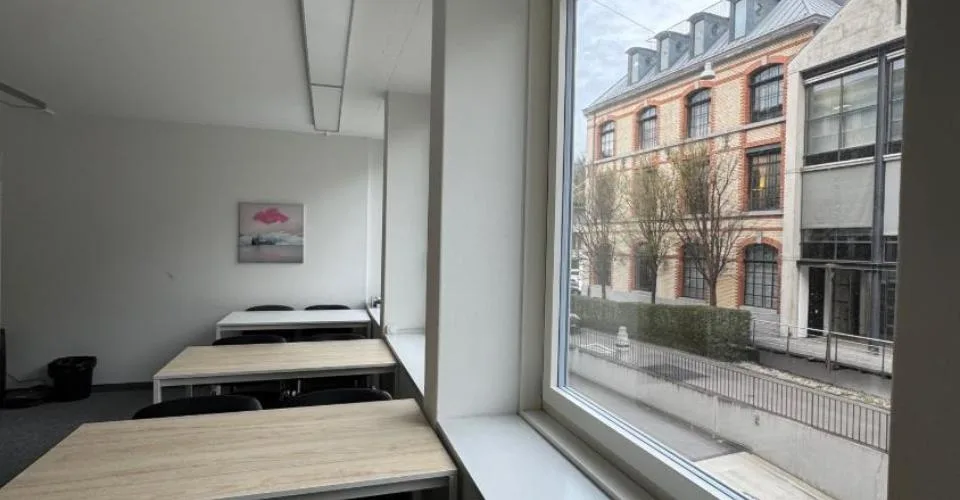 Des espaces de bureaux sont également disponibles à la location individuelle.