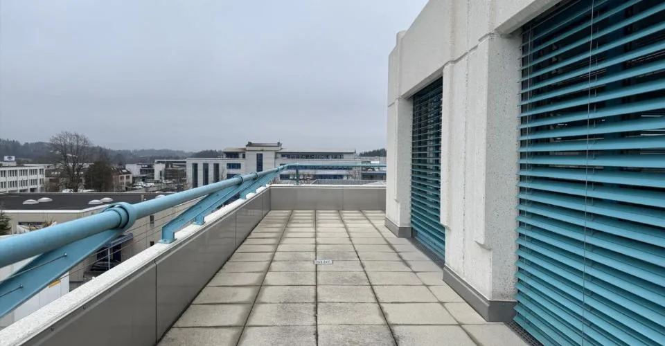 Des bureaux lumineux au dernier étage !