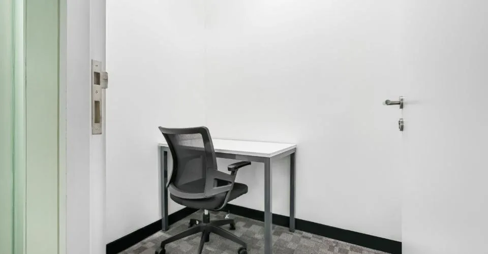 Privater Büroraum für 3 in Regus Business Park
