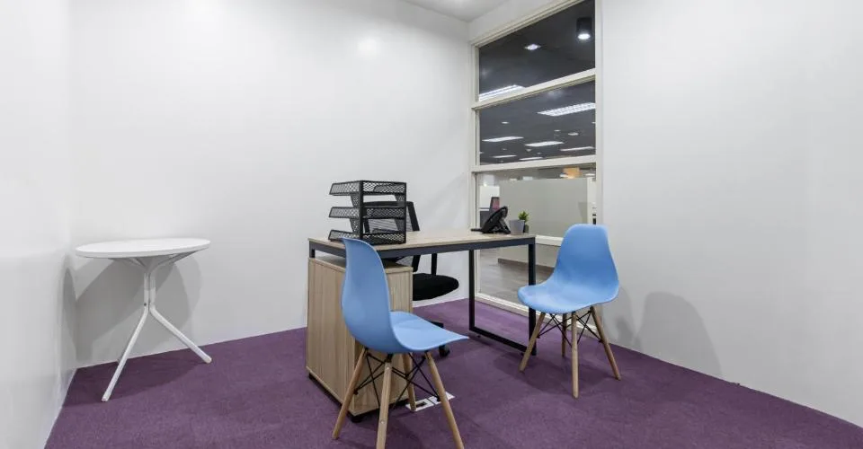 Privater Büroraum für 3 in Regus Spoom Green City, Manegg