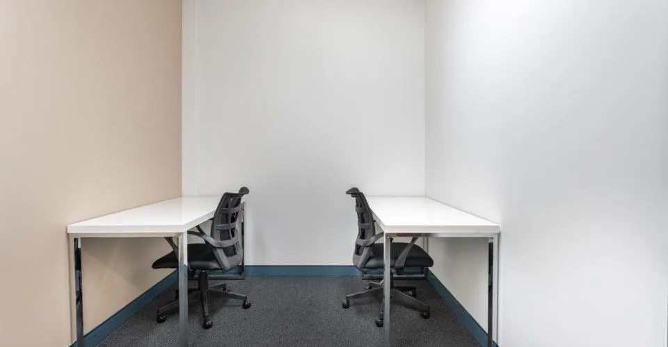 Privater Büroraum für 3 in Regus Spoom Green City, Manegg