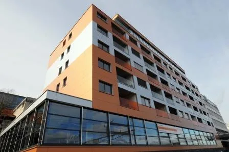 Espace commercial moderne dans un emplacement central