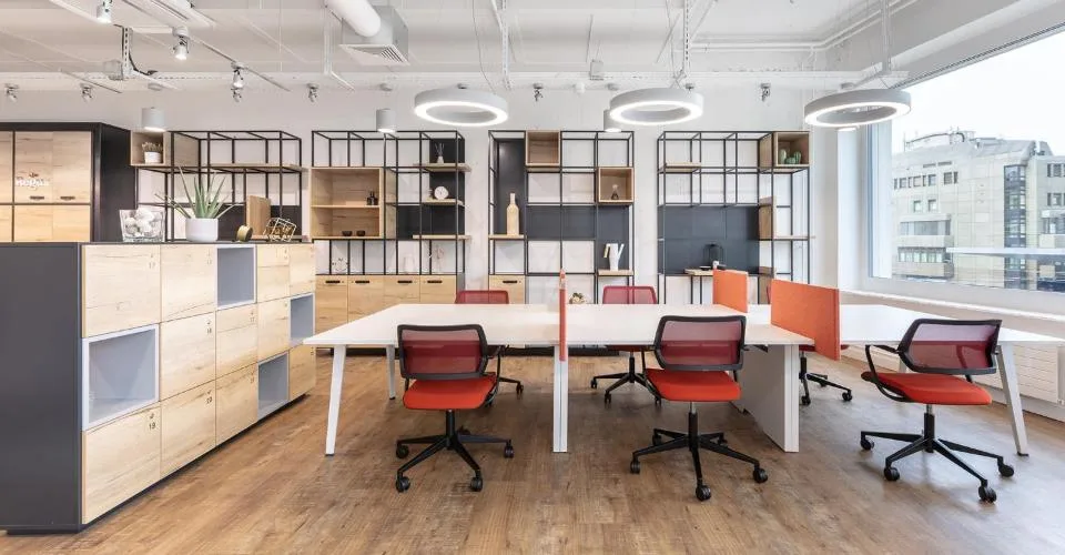 Privater Büroraum für 5 in Regus Main Station