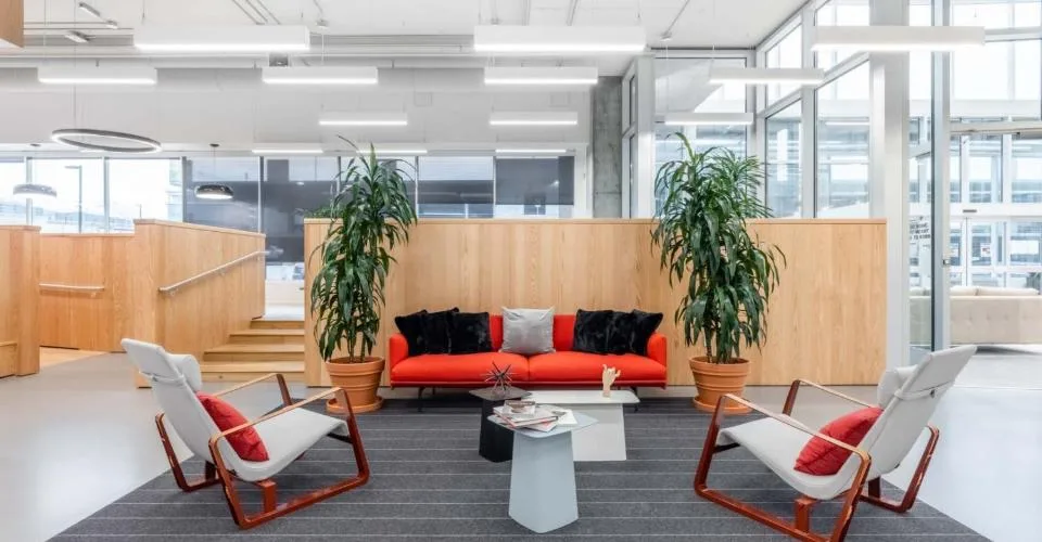 Eigener Schreibtisch in Spaces R2 Tower