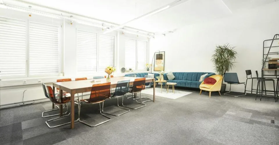 500 m2 de nouveaux bureaux climatisés avec vue directe sur le vol