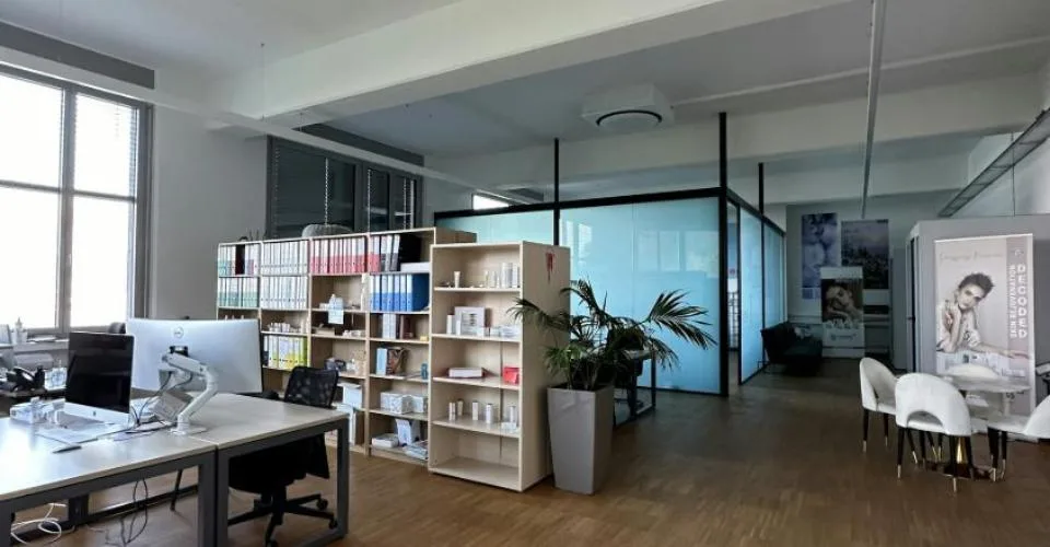 Des bureaux recherchent des locataires