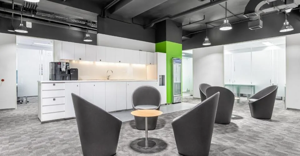 Eigener Schreibtisch in Regus Spoom Glattpark
