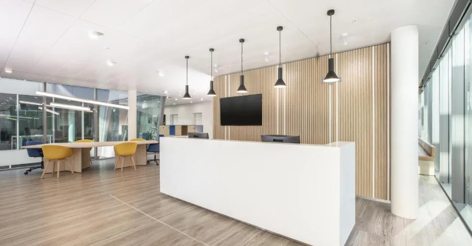 Eigener Schreibtisch in Regus Business Park
