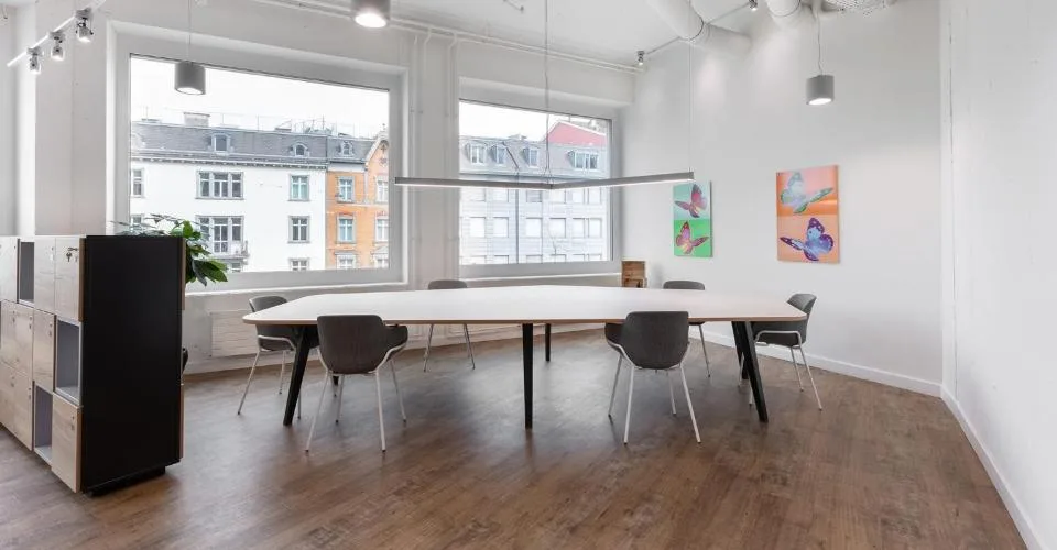 Privater Büroraum für 3 in Regus Main Station