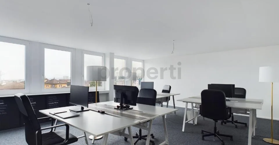 Einzigartiges und lichtdurchflutetes Büro in Emmen am Bahnhof