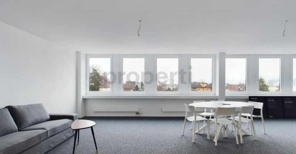 Einzigartiges und lichtdurchflutetes Büro in Emmen am Bahnhof