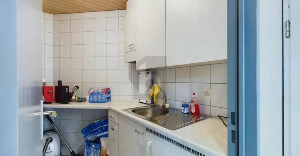 ZENTRAL UND RÄPRESTANTATIV