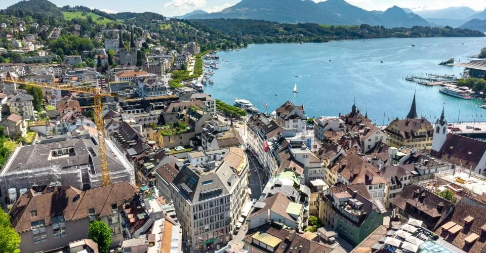Représentatif et élégant : votre nouvel espace commercial au cœur de Lucerne