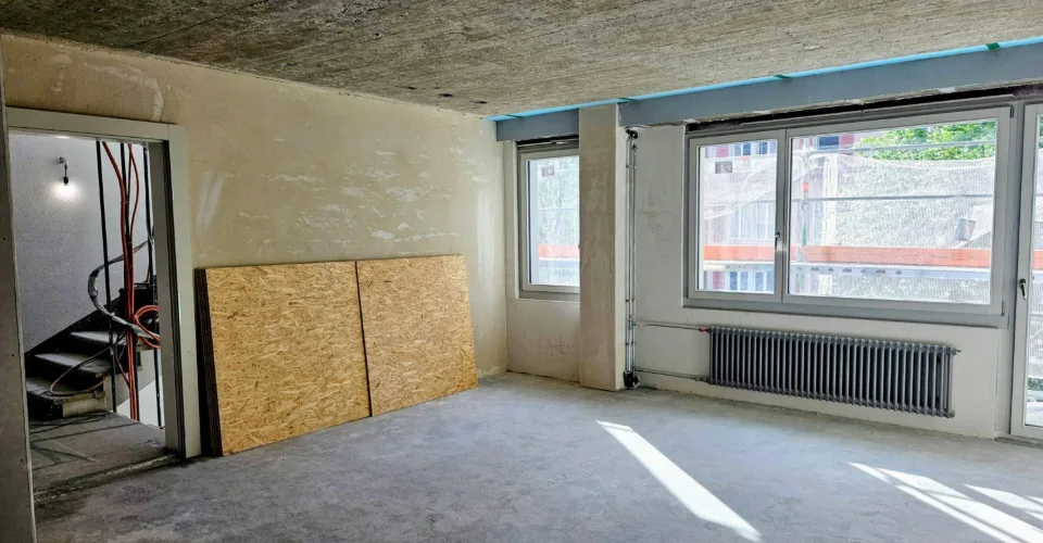Espaces commerciaux modernes à louer pour bureaux, cabinets médicaux ou commerces.