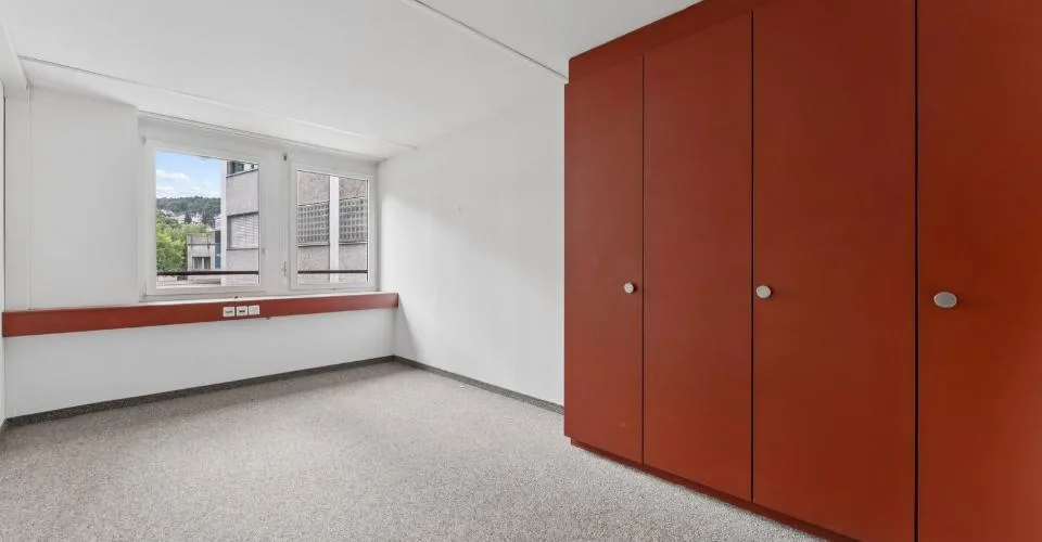 Vielseitige Gewerbe- und Büroflächen an gut sichtbarer Lage