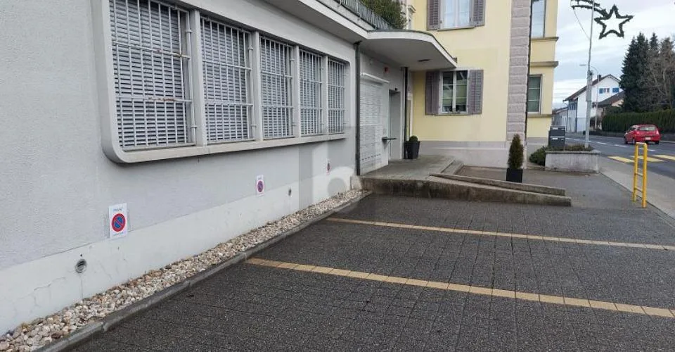 LICHTDURCHFLUTET MIT TOP ERREICHBARKEIT