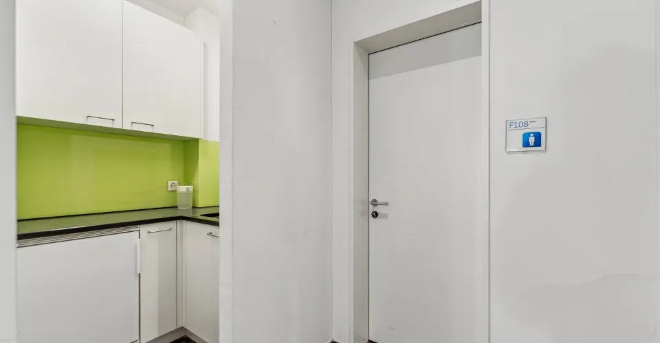 Première location - bureau/cabinet près de la gare et de la rivière Reuss