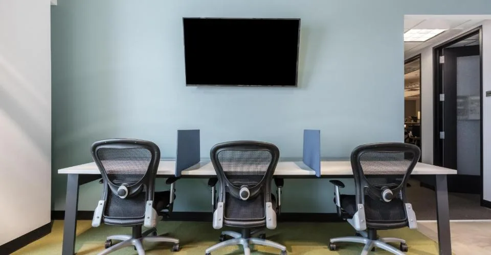 Eigener Schreibtisch in Regus Spoom Kriens