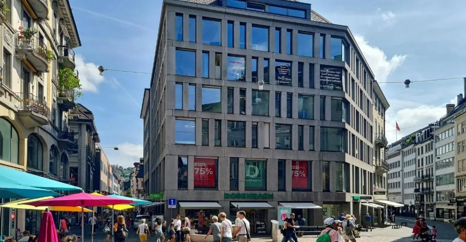 Eigener Schreibtisch in Regus City Old Town