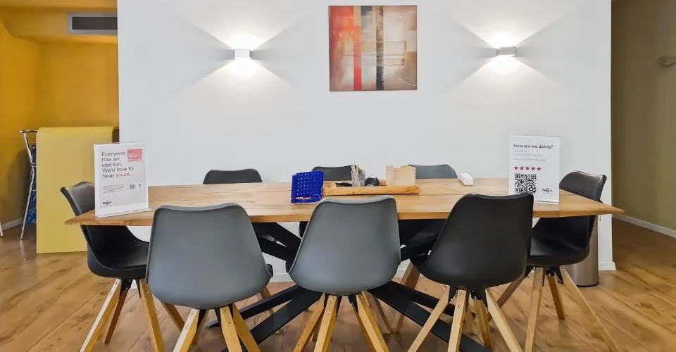 Eigener Schreibtisch in Regus City Old Town