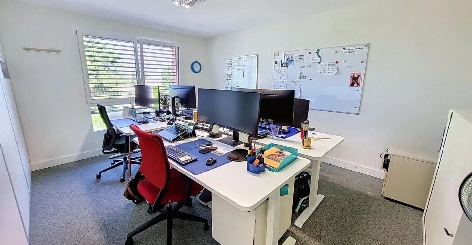 Locaux commerciaux - bureaux d'env. 220 m2 à Estavayer-le-Lac - FR