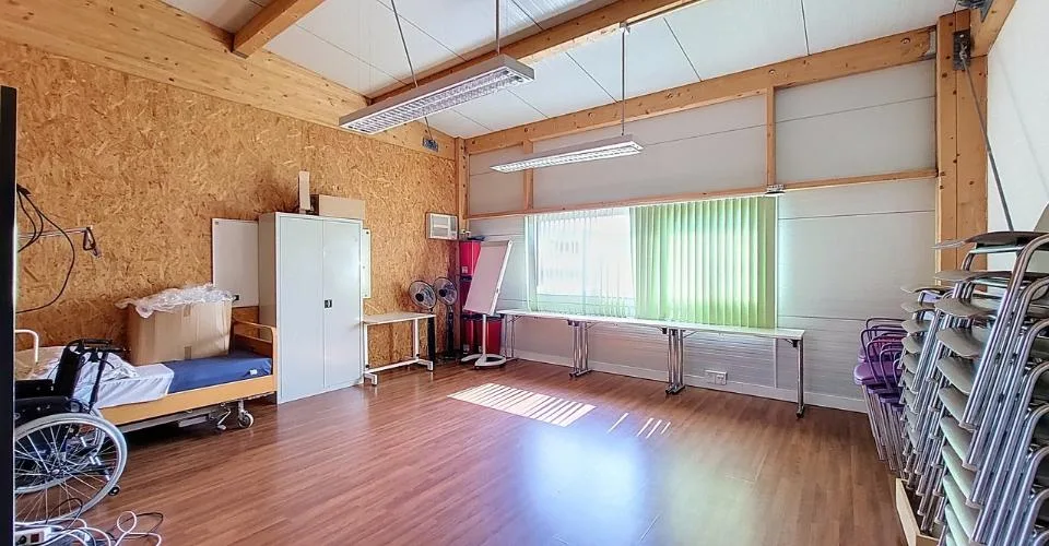 Locaux commerciaux - bureaux d'env. 220 m2 à Estavayer-le-Lac - FR