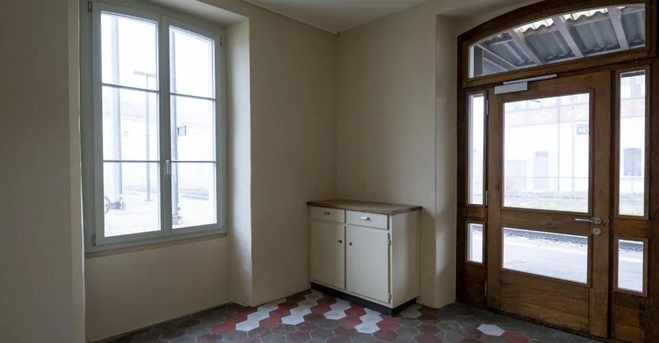 Espace de bureaux récemment rénové à la gare de Kerzers