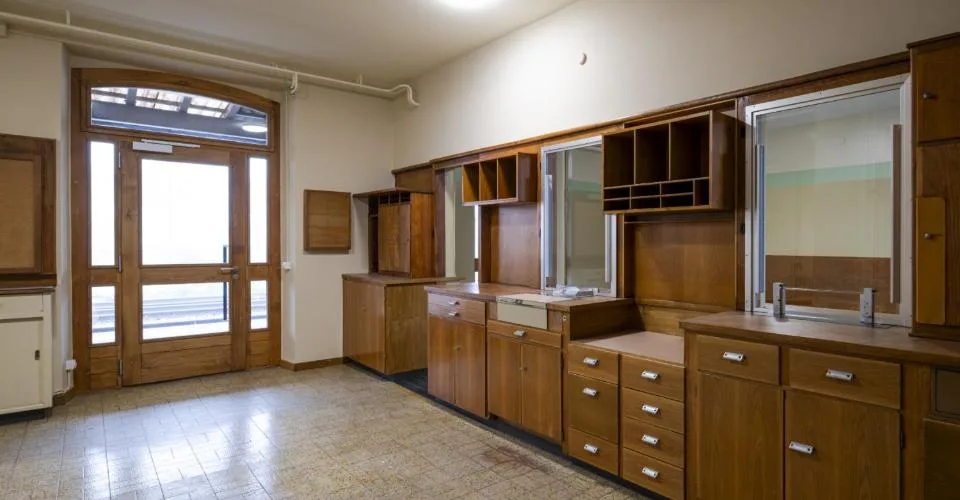 Espace de bureaux récemment rénové à la gare de Kerzers