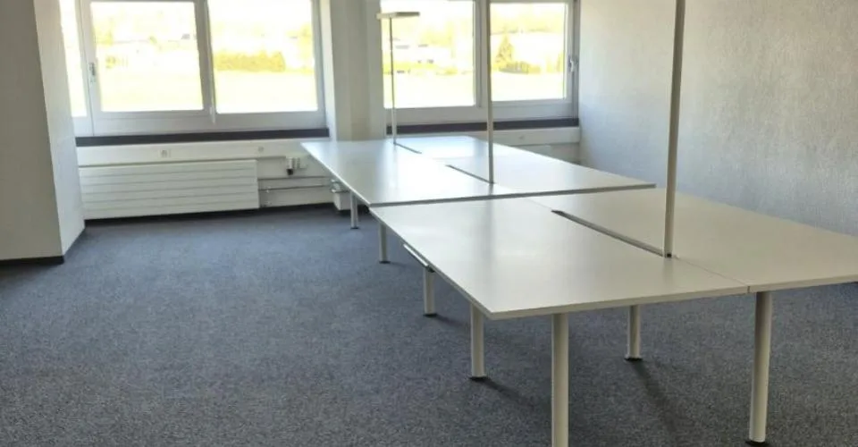 Bureaux lumineux et modulables-divisibles dans un emplacement central proximité de lautoroute