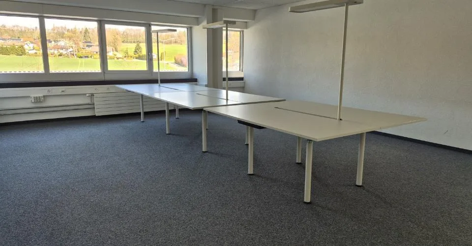 Bureaux lumineux et modulables-divisibles dans un emplacement central proximité de lautoroute