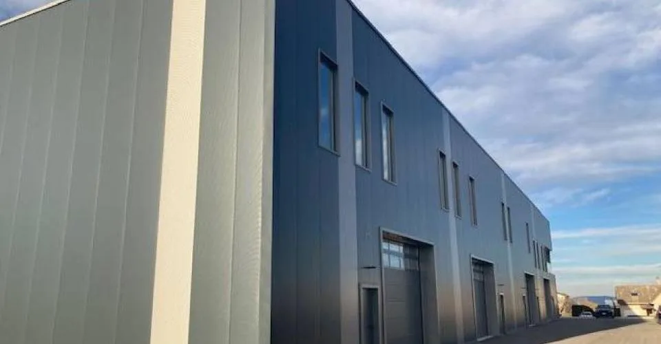 Administratif-Bureau 177.38 m² à Rueyres-les-Prés